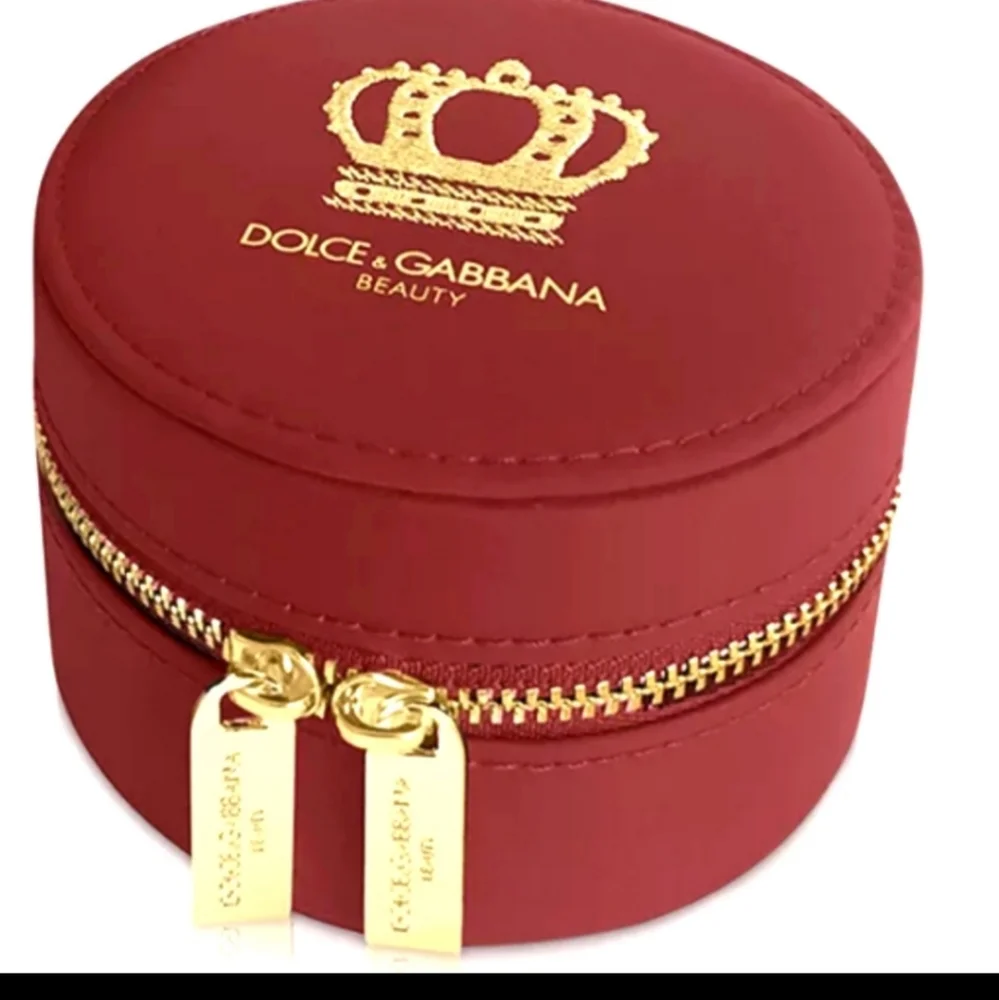 Dolce & Gabbana Beauty Round Jewelry Case in Deep Pink with Gold Crest